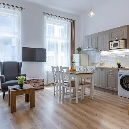Beata - With Great Location Apartamento